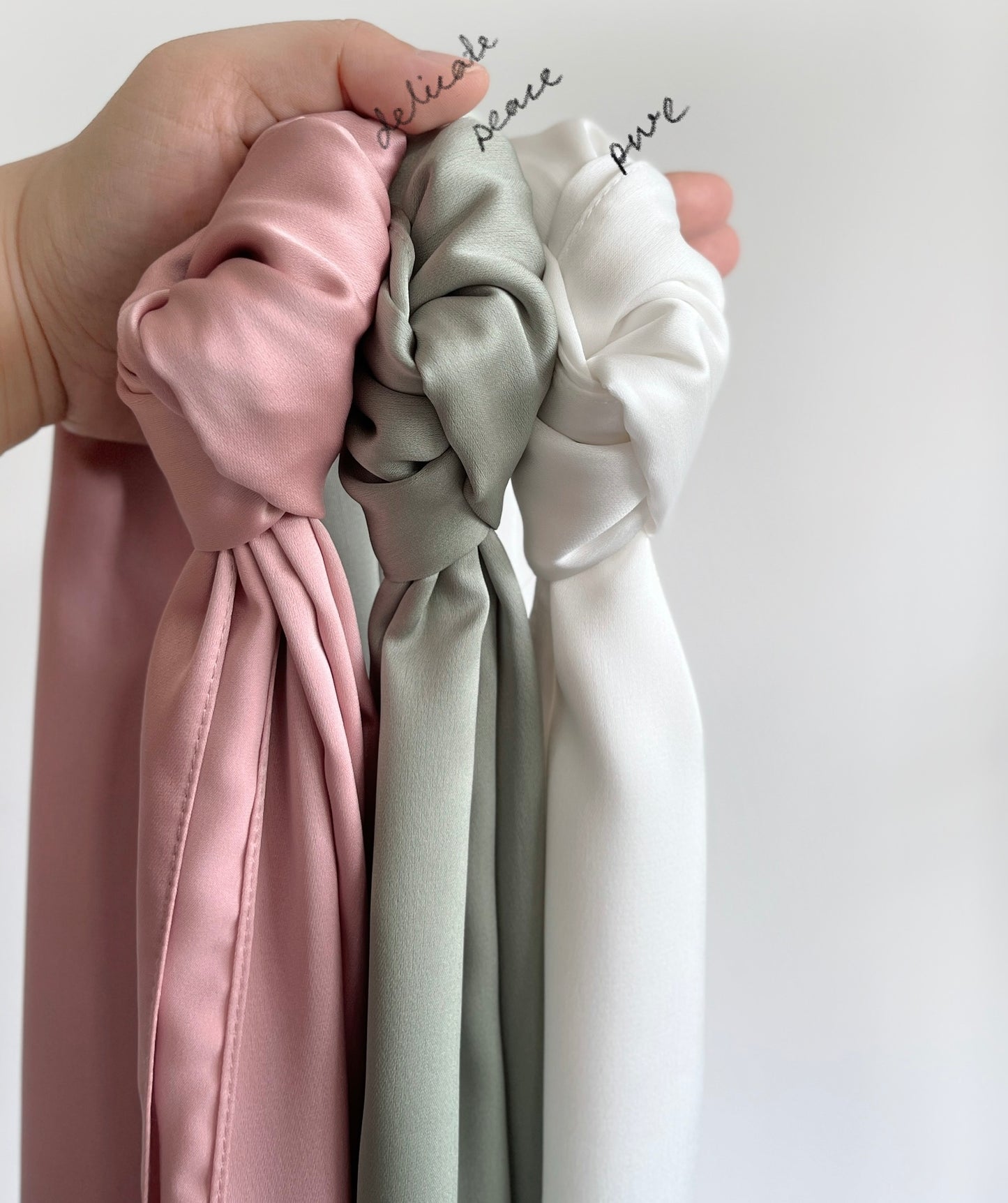 Helwa Shawl (Matte Satin)